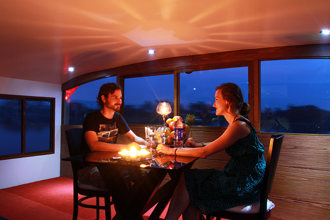Honeymoon Houseboats