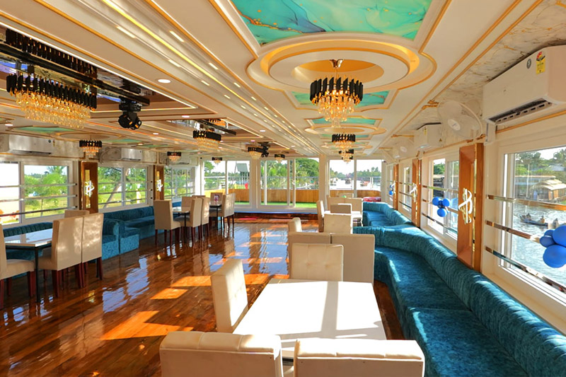 Royal Luxury Houseboats