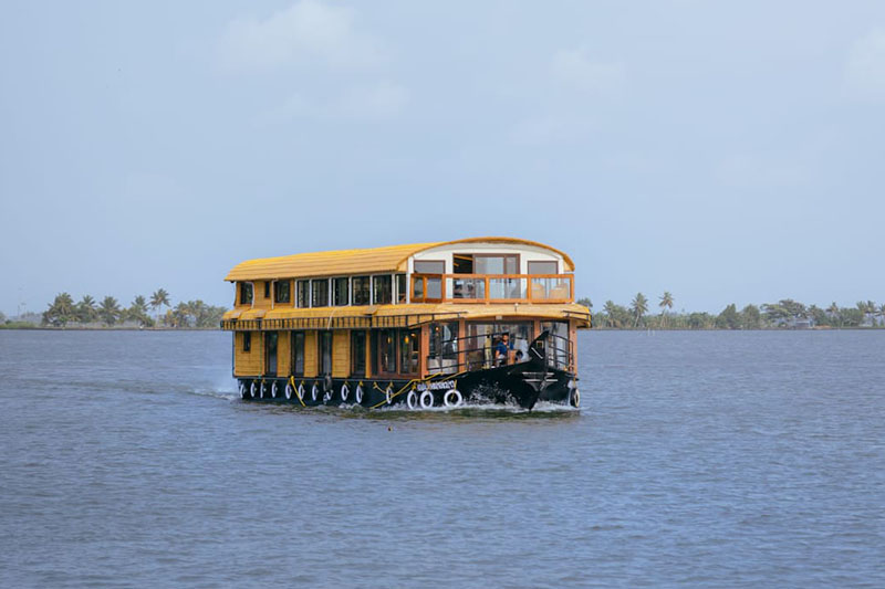 Royal Luxury Houseboats