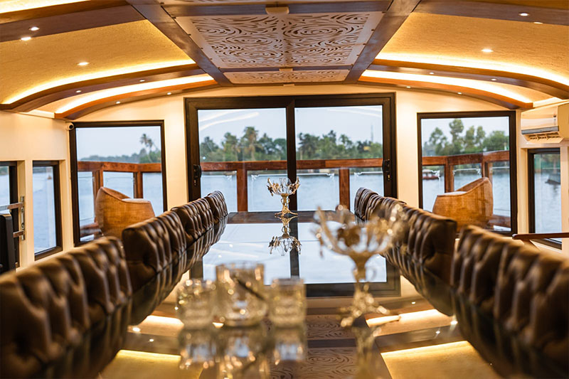 Royal Luxury Houseboats
