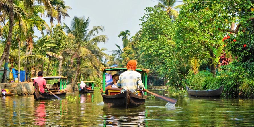 Alleppey Canoe Cruise